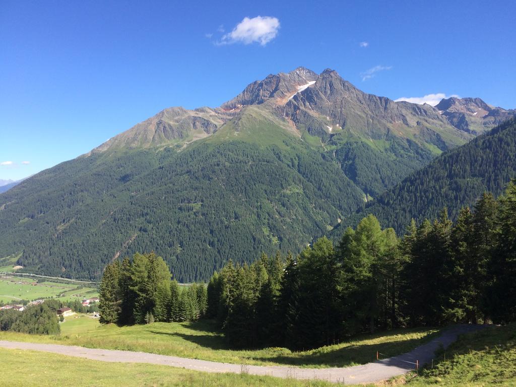 Haus Arosa Lägenhet Pettneu am Arlberg Exteriör bild